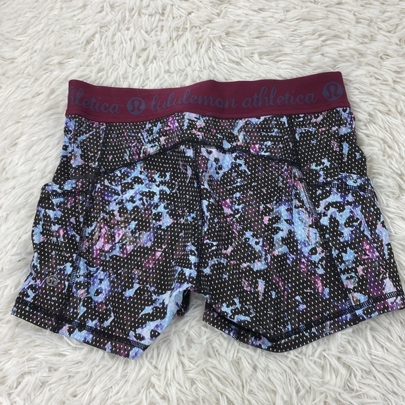 Lululemon What The Sport Short Floral Sport Tranquil Blue Multi - Picture 6 of 6